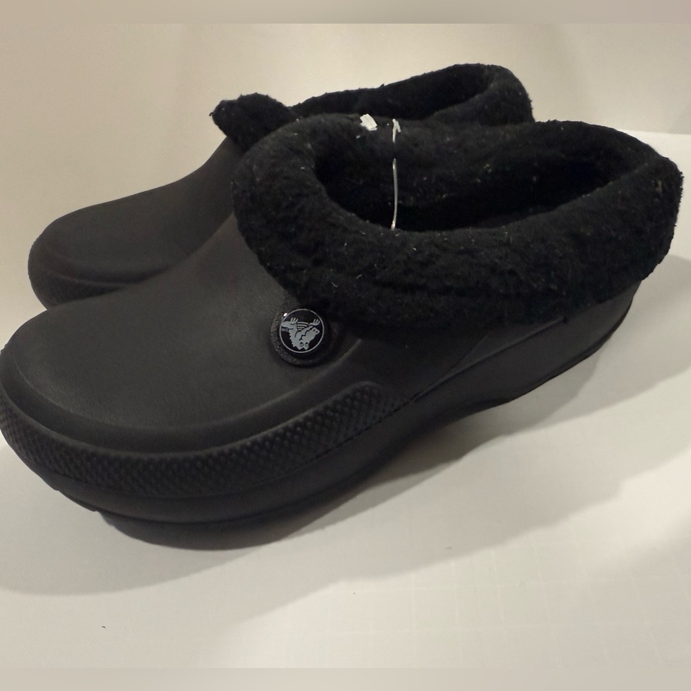 CROCS Classic Blitzen lined clogs.